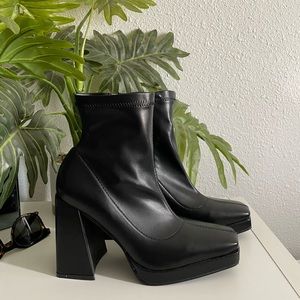 Black Nasty Gal Sock boots thick heel